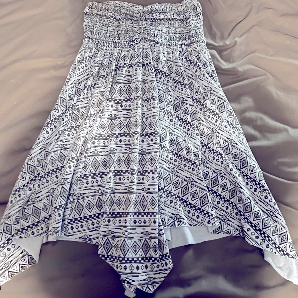 En Crème Aztec Strapless Dress